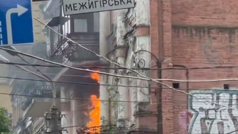 У Києві на Подолі сталася пожежа в багатоповерхівці