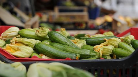 Врачи рассказали, кому нельзя есть кабачки: могут вызвать проблемы с желудком