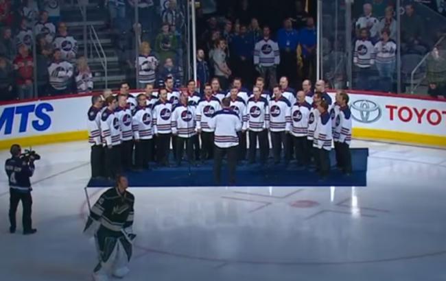 Украинский хор поразил исполнением гимна на хоккейном матче в Канаде