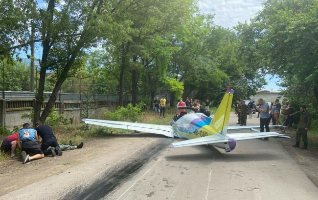 В Одесі впав літак, загинув пілот