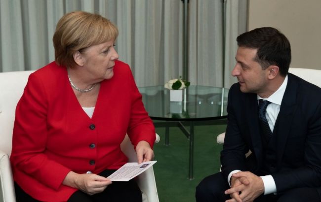 Зеленський після зустрічі з Макроном розпочав переговори з Меркель