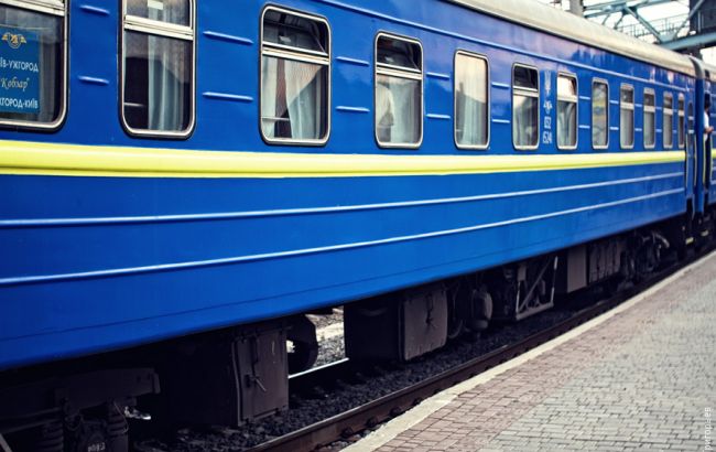 "Укрзалізниця" призначила 4 додаткових поїзди на Трійцю