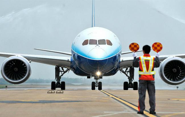 Росія і Україна ведуть переговори про відновлення комерційних польотів над Чорним морем, - Reuters