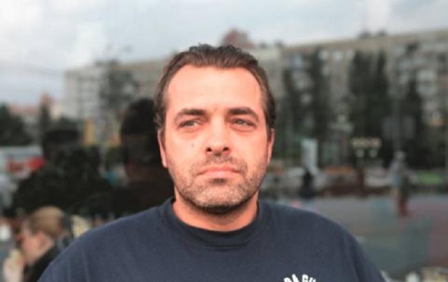 Дочка Фенікса присвятила батькові-волонтеру вірш