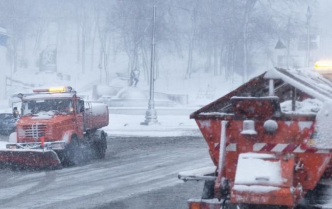 Непогода в Киеве: инспекторы составили 313 предупреждений из-за ненадлежащей уборки снега