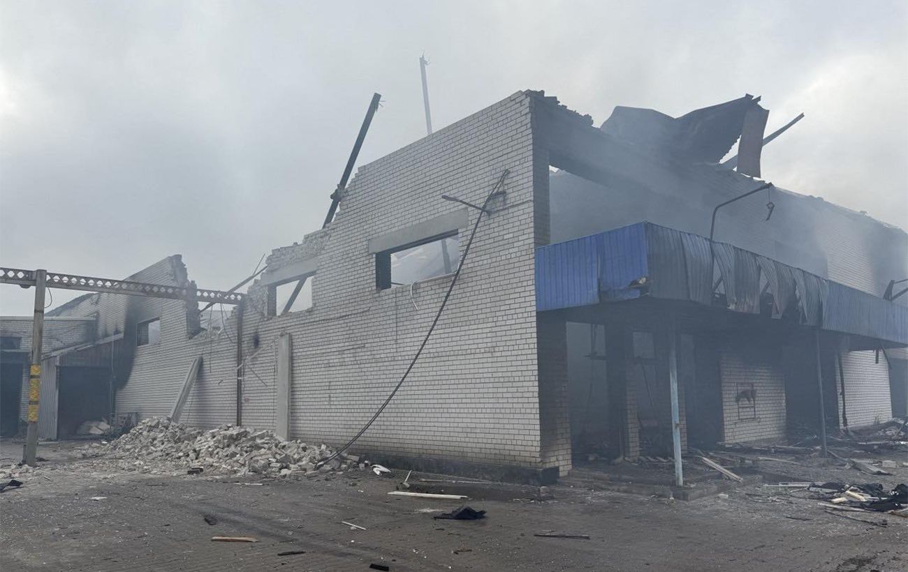 Війна проти чипсів: внаслідок російського удару згорів склад Star Brands у Павлограді