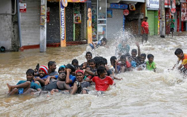 Наводнение на Шри-Ланке: 63 погибших, сотни пропавших без вести