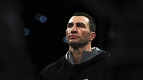 Владимир Кличко продал на аукционе свой халат с сюрпризом (фото)