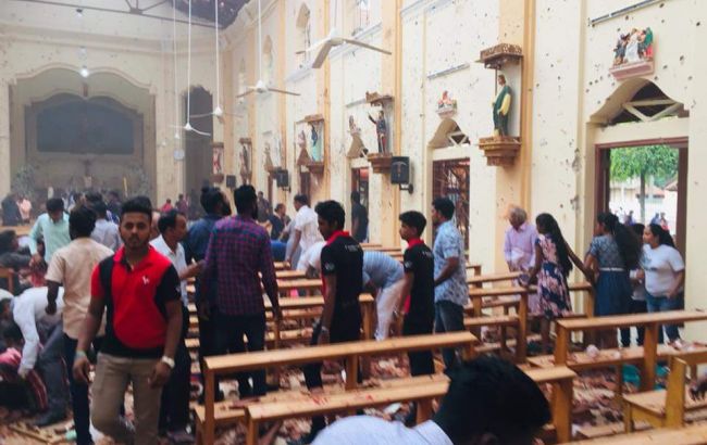 На Шри-Ланке произошла серия взрывов в церквях и отелях