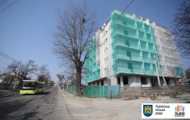 В Украине впервые снесли незаконную многоэтажку