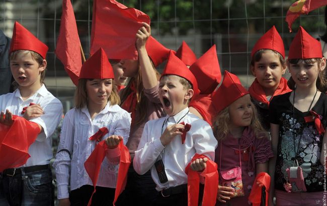В РФ хотят создать обязательную патриотическую организацию для детей