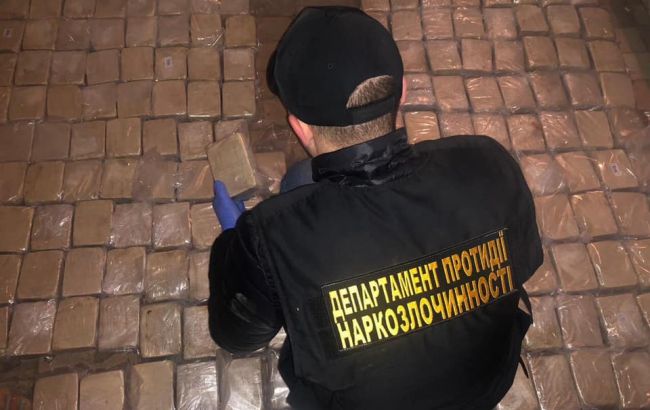 У Києві в іноземців вилучили 300 кг героїну