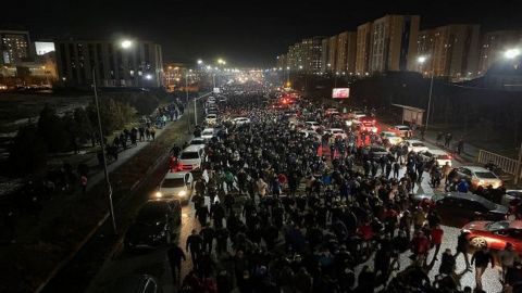 У Казахстані призупинили роботу обмінників: причина