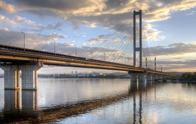 На столичному Південному мосту обмежать рух