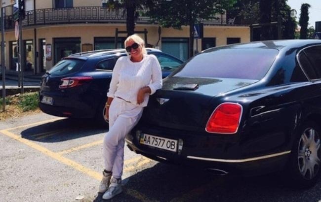 Скандальная блондинка на Range Rover снова отличилась в Киеве