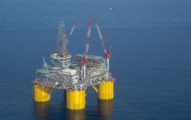 Нафта дешевшає через ослаблення урагану Іда в Мексиканській затоці