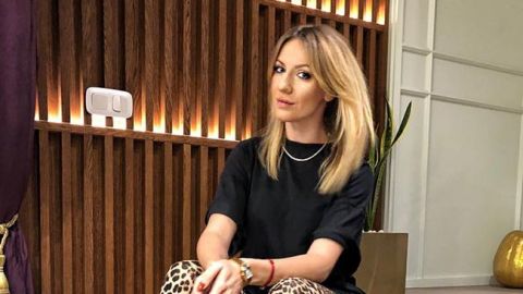 Масаж і поцілунок: Леся Нікітюк засвітилася в гримерці з популярним співаком