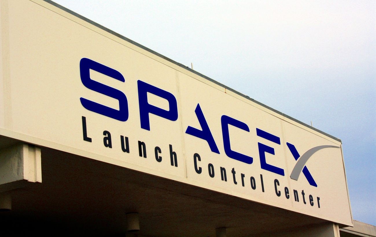 SpaceX    .     