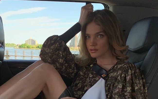 Модная девчонка: 37-летняя Наталья Водянова восхитила стройной фигурой в коротком платье