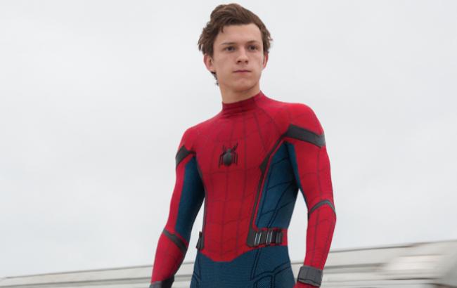 Блогер захотів облизати кросівки зірки "Людини-павука"