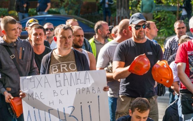 Біля будівлі Держгеології розпочався мітинг гірників "Сухої Балки"