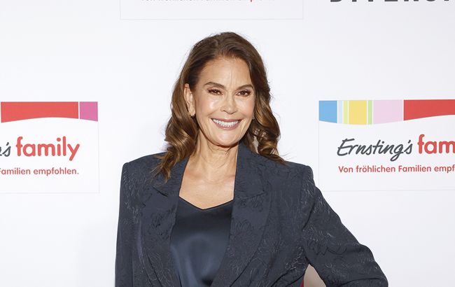 60-летняя звезда "Отчаянных домохозяек" поразила модным выходом: сияет без ботокса (фото)