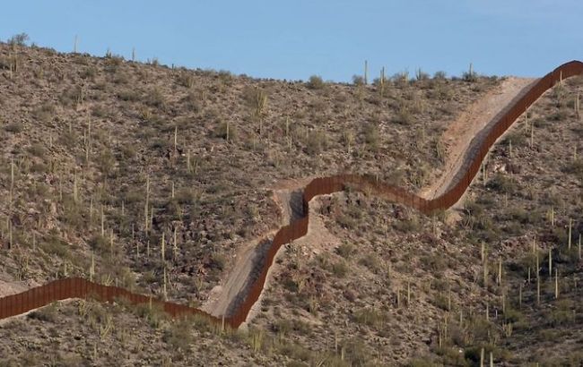 США выделит миллиард долларов на первый  участок стены на границе с Мексикой