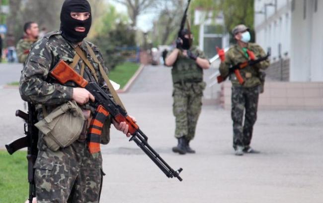 На Донбасі через неправильне поводження зі зброєю загинув сепаратист, 6 отримали поранення