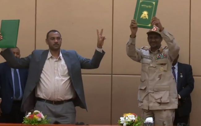 У Судані військові та опозиція підписали конституційну декларацію