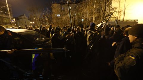 Під Офісом президента активісти встановили намети