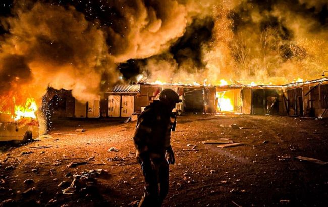 Росіяни обстріляли Куп'янськ авіабомбами, є руйнування та поранені (фото)