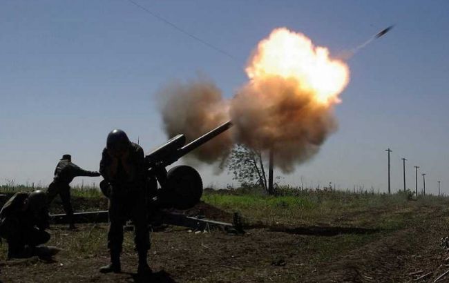 На Донбасі через обстріли бойовиків загинула жінка