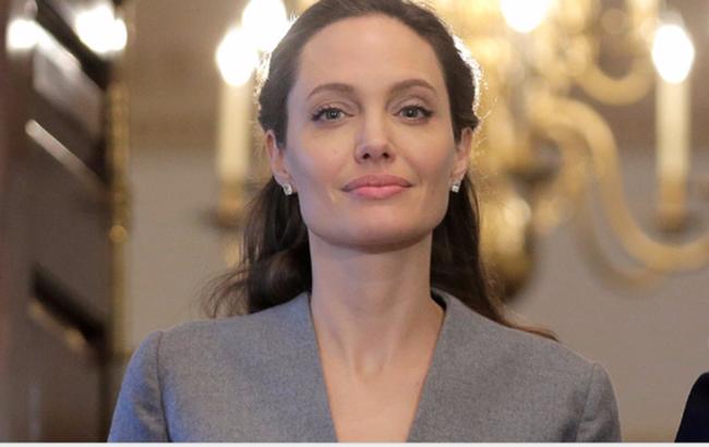 Анджелина Джоли набирает вес ради новых отношений