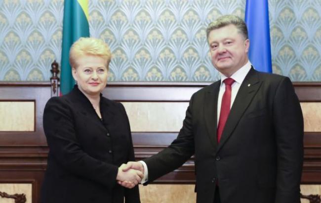 Решение о вступлении Украины в НАТО будет принято на референдуме, - Порошенко