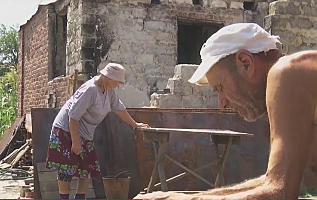 "Если наглеют, то успокаиваем": как живет село на линии разграничения после обстрелов боевиков