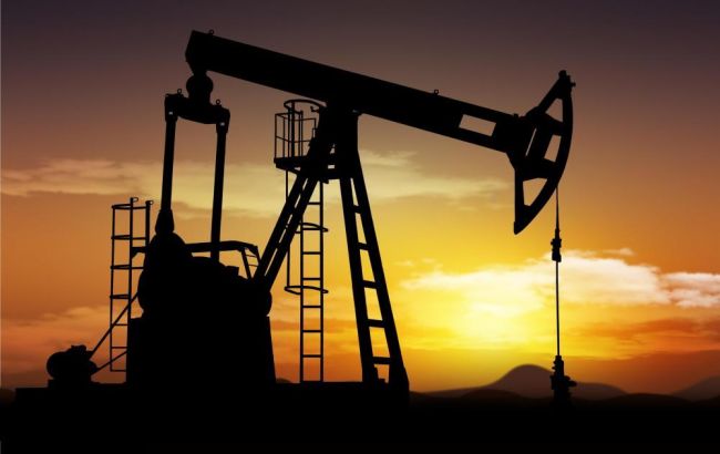 Иран отказался продавать нефть за доллары