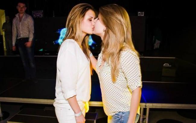 Фото из донецкого ночного клуба вызвали возмущение у сторонников "ДНР"