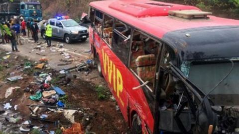 В Гане из-за столкновения двух автобусов погибли 50 людей