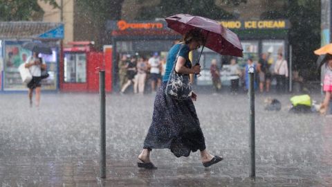 Ливень и шквальный ветер: в Киеве резко ухудшится погода