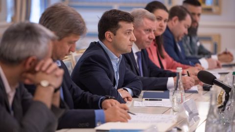 Зеленский встретился с миссией МВФ