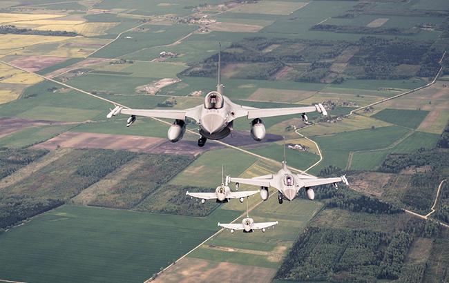 Эстония открыла небо для авиации НАТО