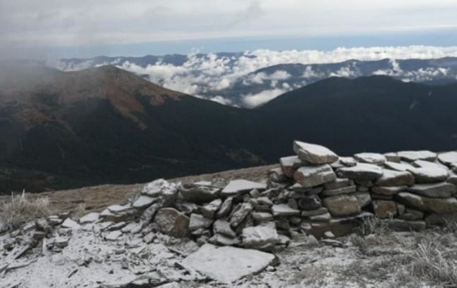 Карпаты завалило снегом: можно начинать лыжный сезон (фото)