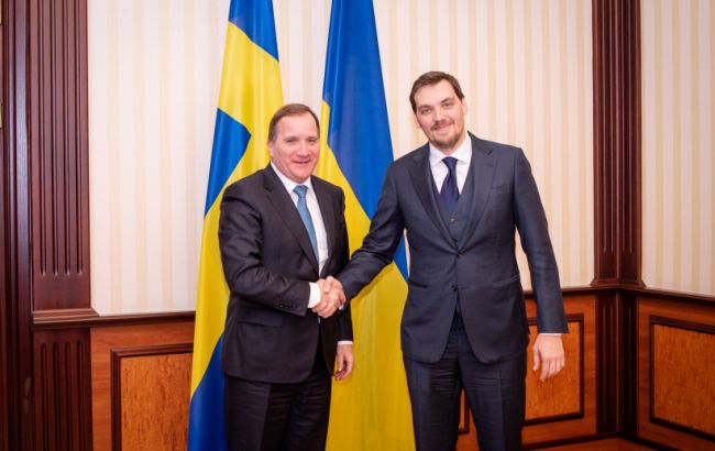 Гончарук обсудил с премьером Швеции "Северный поток-2"