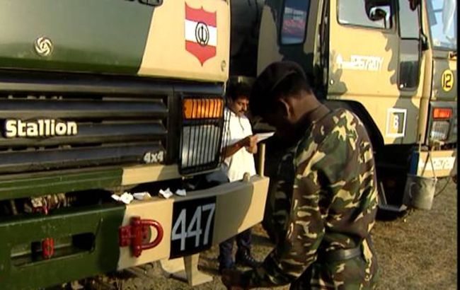 Індія перекидає авіаційне паливо на військові бази