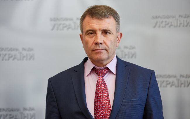 Гнатенко: проблемы страны не решить сменой министров