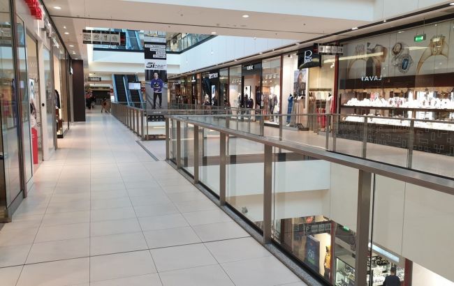 Мэрию Киева призвали открыть торговые центры