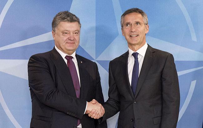 Порошенко и Столтенберг обсудили подготовку Украины к участию в саммите НАТО