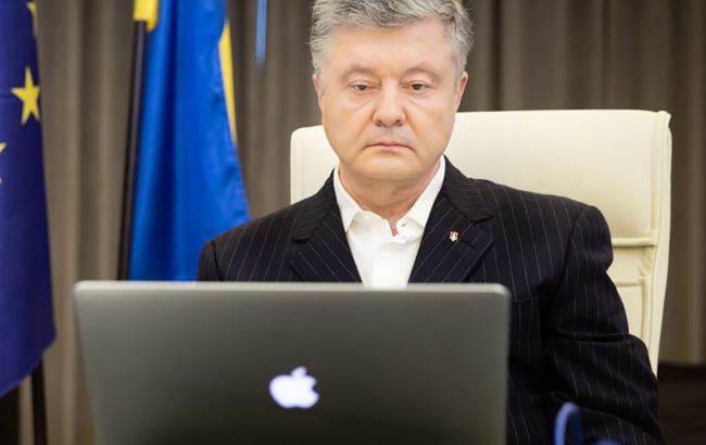 Порошенко: демократія та верховенство права в Україні опинилися під ударом