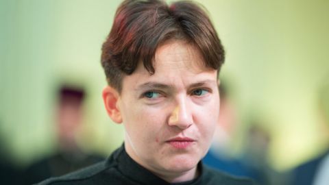 Савченко в зеленому платті зникла у морській безодні: з'явилося відео