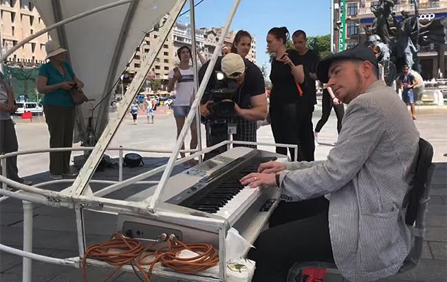 В поддержку политзаключенных: в Киеве известный пианист будет играть 12 часов подряд